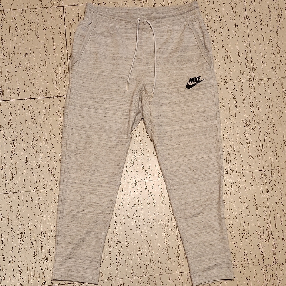 Nike Gray Salt And Pepper Stripe Tapered Jogger Sweatpants with Black Logo